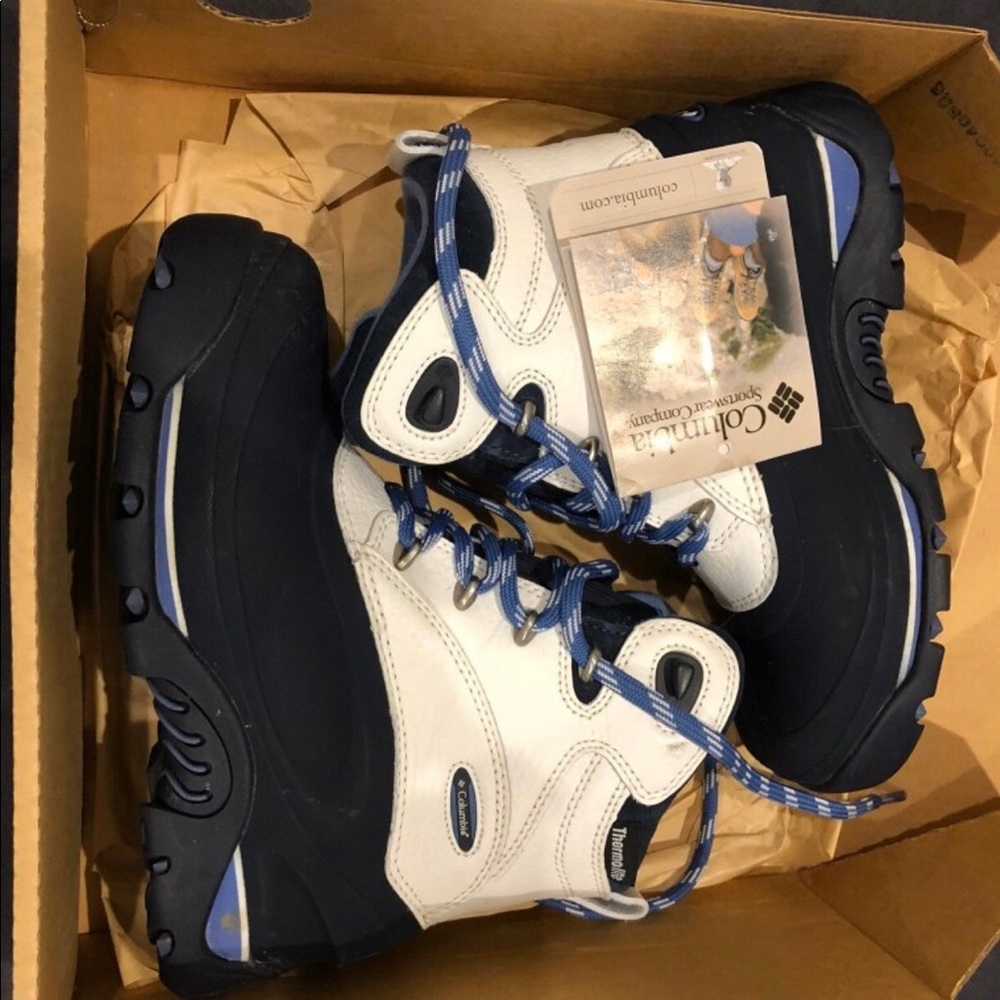 Columbia blue & white snow/cold weather boots